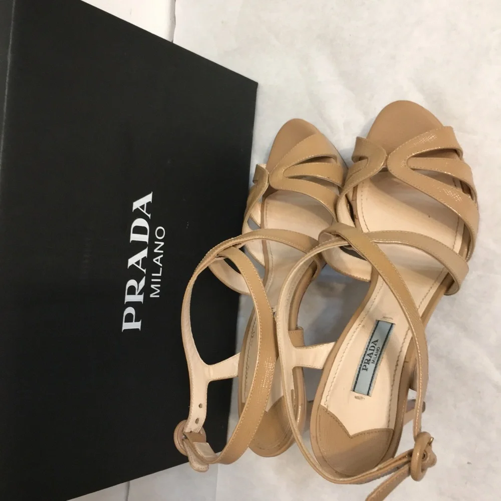 Prada Strappy Beige Patent Leather Platform Sandals Size 39 made in Italy - Picture 12 of 13